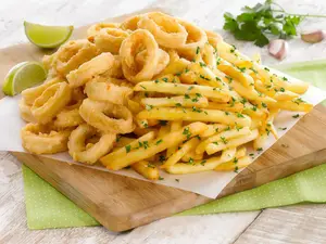 Rabas con papas provenzal