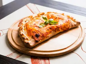 Calzone napolitano
