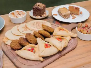 Picada celebrar