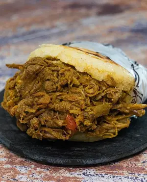 Arepa De Carne Mechada