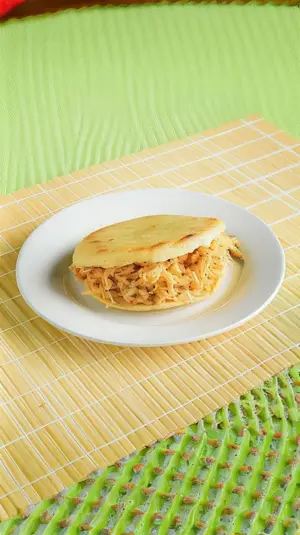 Arepa De Pollo