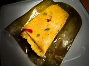 Hallaquita de chicharrón 1 unidad