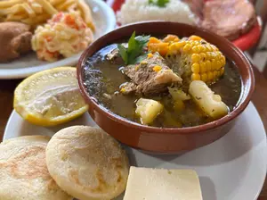 Sopa de Costilla de Res
