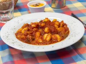 Ñoquis de papa con tuco