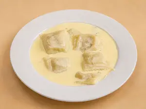 Raviolones de batata&almendras