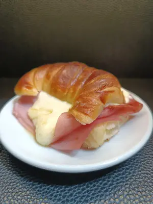 Medialuna Rellena
