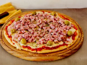 Pizza con jamón