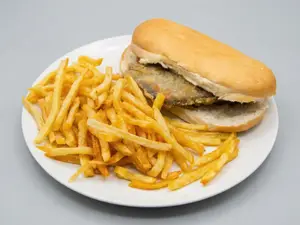 Sándwich de milanesa completa.