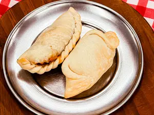 Empanada de jamón y queso