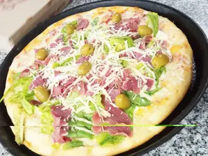 Pizza De Crudo Y Rúcula