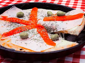 Pizza De Jamon Y Morron