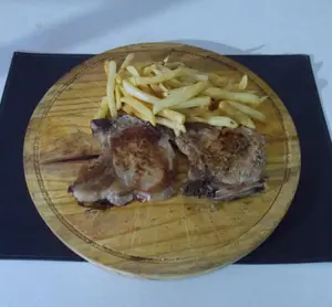 Costillitas Con Guarnición