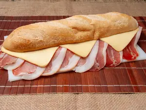 Sánd de jam crudo y que