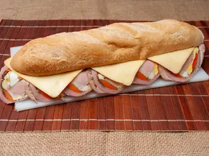 Sándwich de matambre y queso
