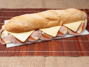 Sándwich de matambre y queso