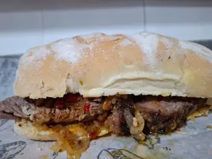 Sandwich De Asado