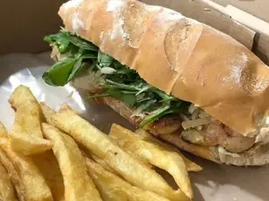 Sandwich pollo grille rucula