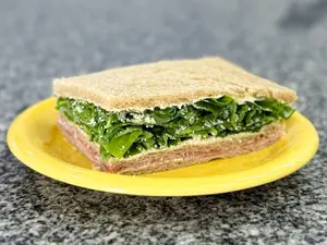 Crudo y rúcula x 1