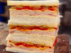 Lomito,queso,berenj, morrón x1