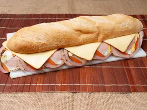 Swd de matambre y queso25cms