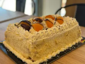Rectangular crema y duraznos