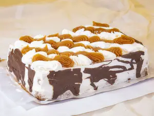 Rectangular crema y dulce