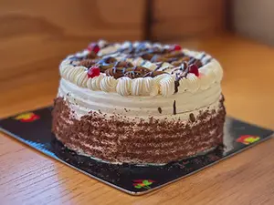 Torta mediana crema y dulce