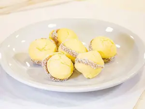 9 alfajores chicos de maicena