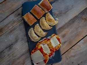 Chips emapanaditas pizzetas