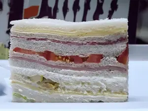 6 de jamón, atún y aceitunas