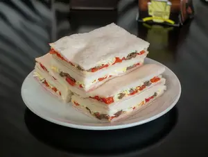 6 de jamón, morrón y atún