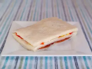 6 jamón crudo, morrón y huevo