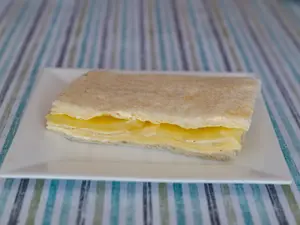 6 triples de queso y ananá