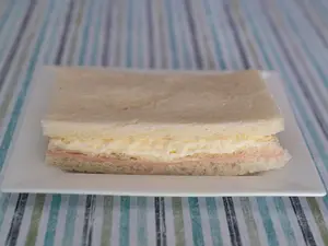 6 triples de jamón y roquefort