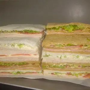 Jamón crudo, queso y huevo