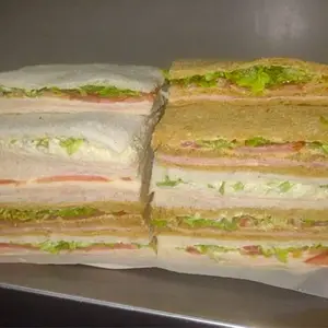Jamón, roquefort y lechuga