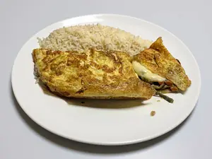 Omelette de verduras y queso