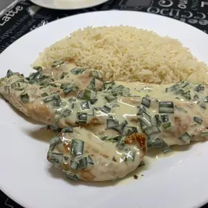 Pollo Al Verdeo Con Guarnición