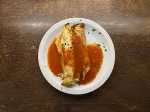 CANELONES DE JAMON Y QUESO SALSA FILETO
