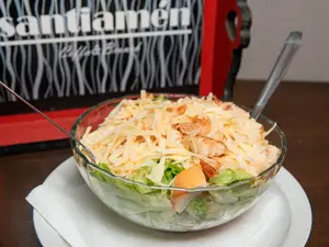 Ensalada Caesar de pollo grill
