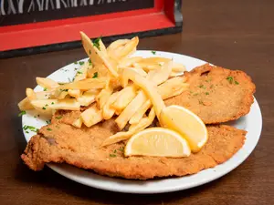 Milanesa con guarnición a elección