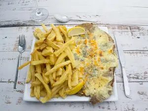 Milanesa 4 quesos p2 con papas