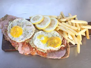 Milanesa tigre con papas p1