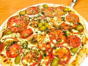 Pizza gigante napolitana