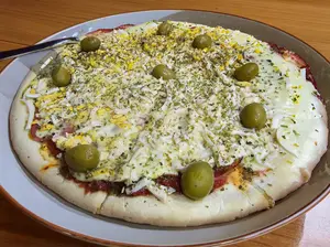 Pizza jamon y huevo
