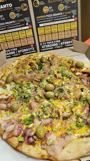 Pizza panceta y verdeo