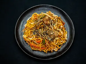 Wok de Lomo con fideos