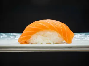 Niguiris de salmón ahumado