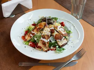 Ensalada pollo hermanos