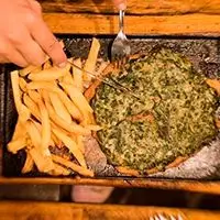 Suprema de pollo con crema de acelga